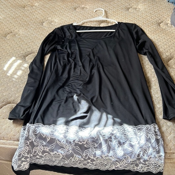 I don’t want it anymore because I have other dresses - Picture 1 of 1